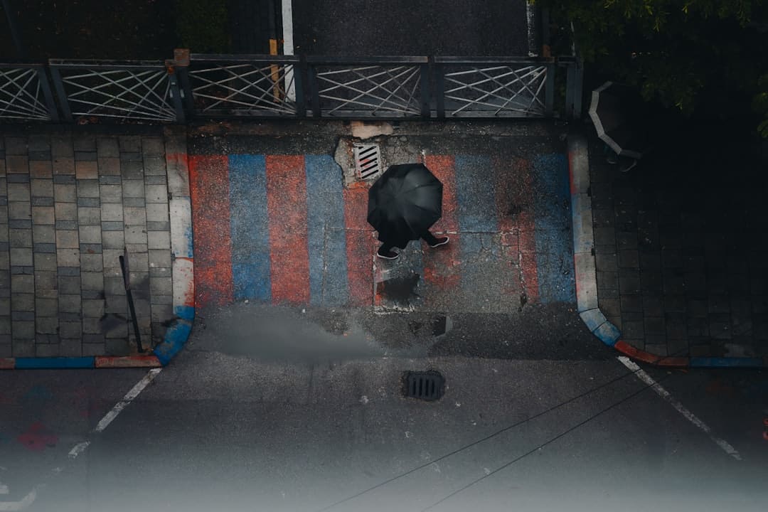 喜欢蹲着真的不是因为懒 或许是身体在偷偷 “自救”